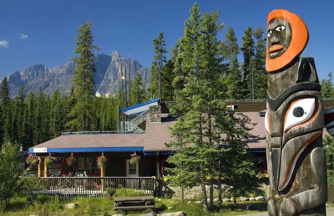 Sunwapta Falls Rocky Mountain Lodge-1